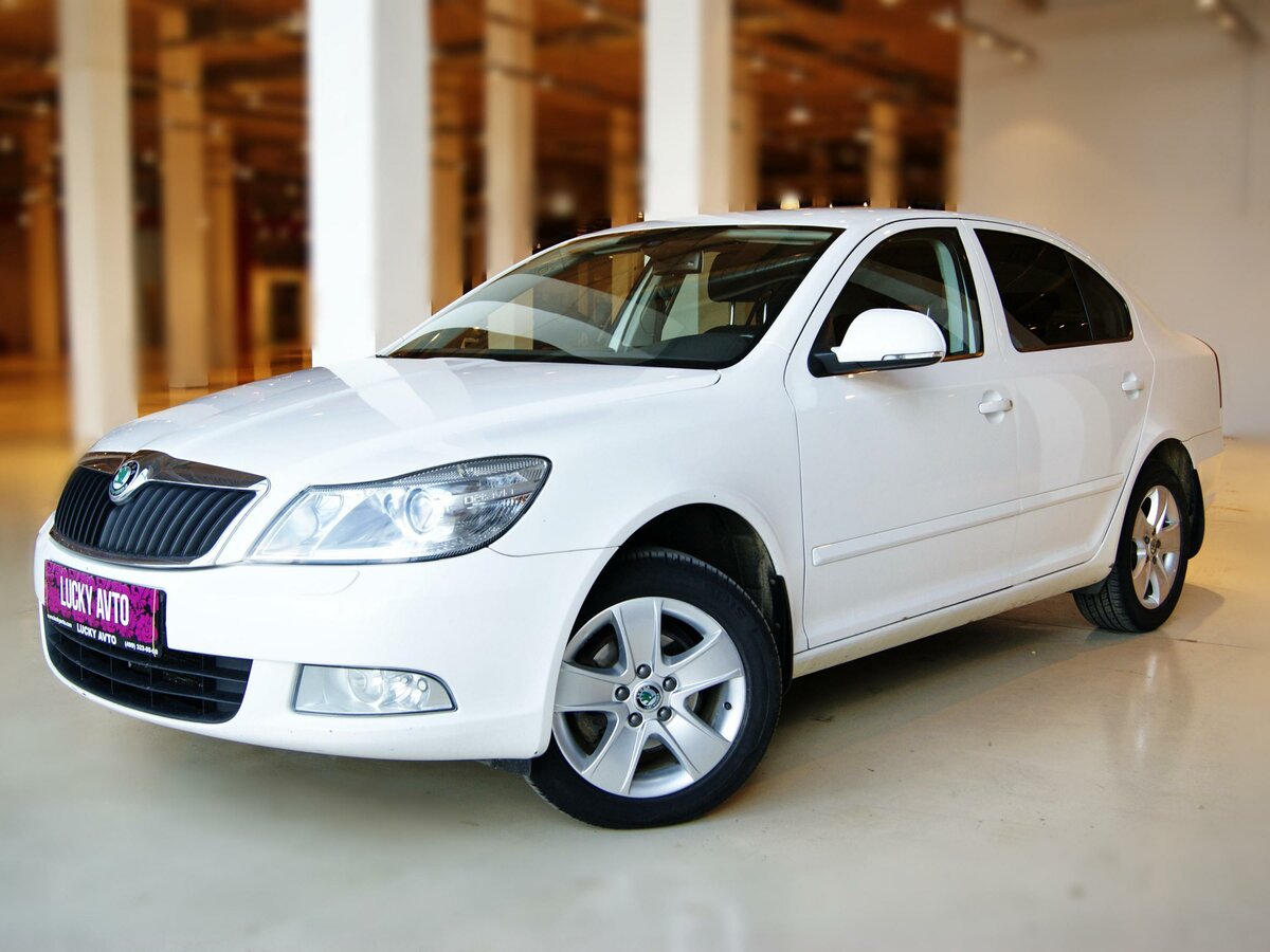 Skoda Octavia a5 белая